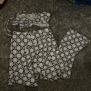 White and black floral set